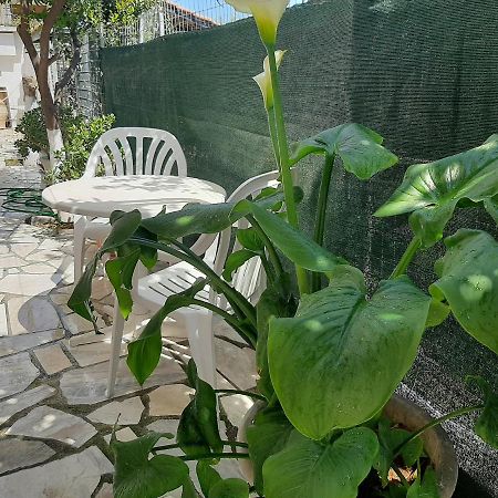 Cozy Flat In Nea Makri Lägenhet Exteriör bild