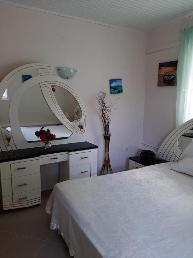 Cozy Flat In Nea Makri Lägenhet Exteriör bild